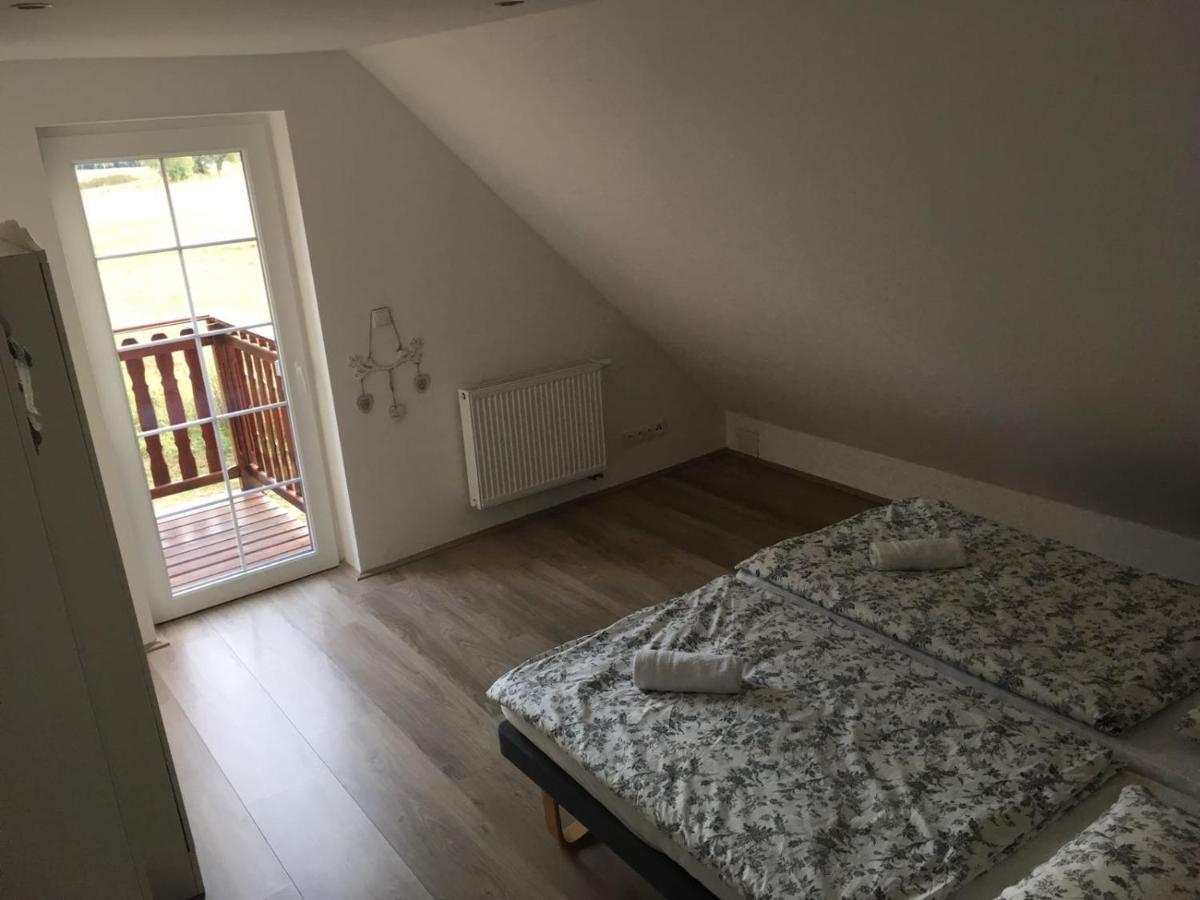 Hermanov 141 Jindrichovice Esterno foto